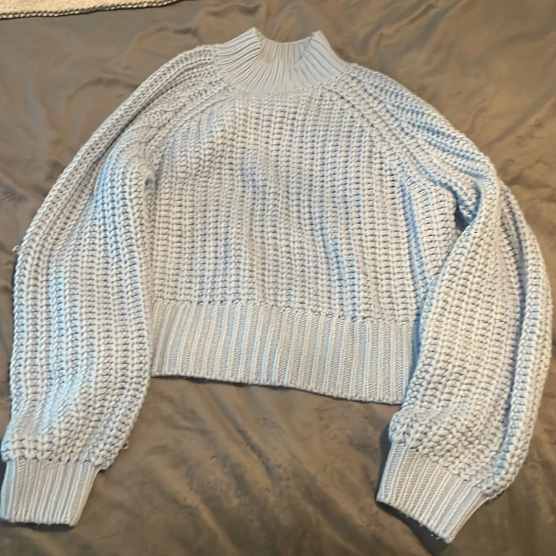 Ljusblå stickad tröja från Noisy May
