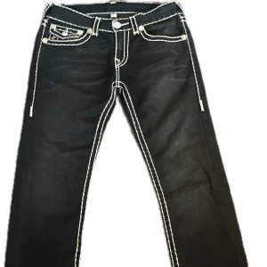 Black True Religion Jeans Size W31 - Otroligt sällsynta true religion jeans. Skinny fit och är i grymt skick. Ställ gärna frågor om ni har några funderingar