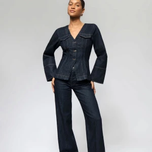 Jeans - Använda 1 gång, så nyskick och slutsålda på hemsidan.