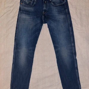 Replay jeans - Mörk blåa replay jeans (Oanvända)