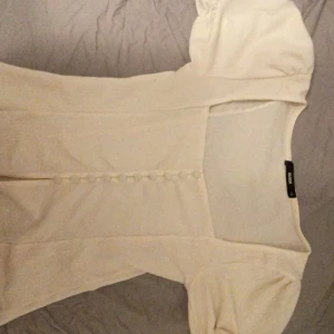  Topp från MacBook jättefin  -   Xs bra skick skicka till mig om ni vill ha mer bilder när jag på mig den 