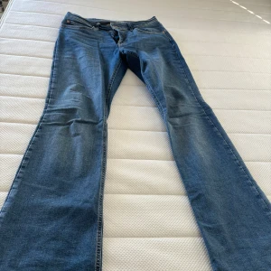 Bootcut jeans blå - Fina jeans med bra kvalitet.