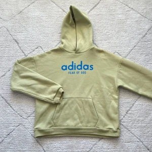 Adidas x FEAR OF GOD - Strl:XL Skick: 9/10