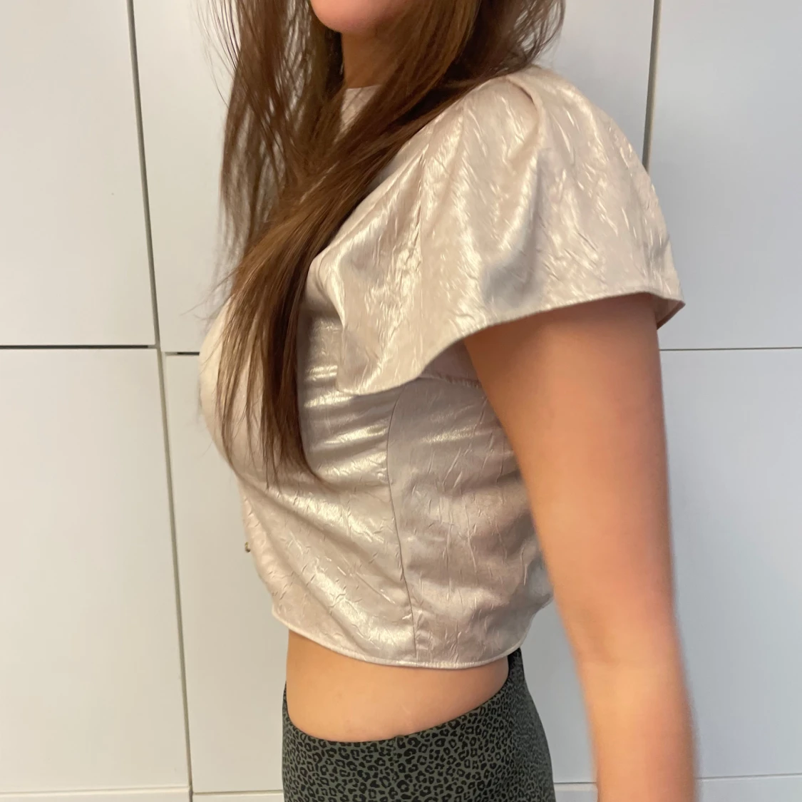 GULD FESTTOPP MED KNAPPAR - 90