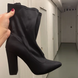 Klackar - Sockboots från Nelly.com. Helt oanvända. 