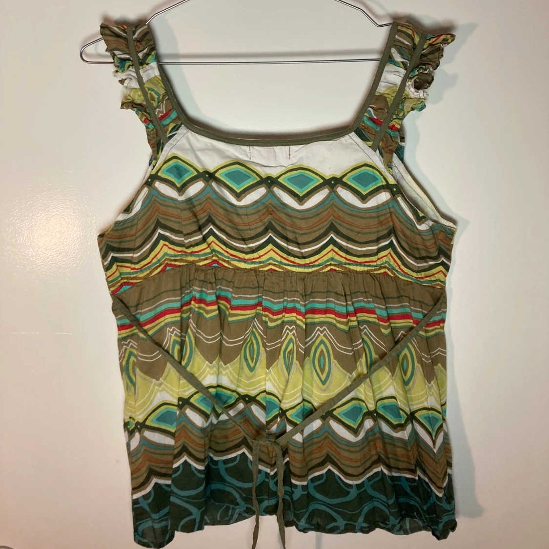 Knytbar justerbar grön blus med tryck och broderade detaljer - 92