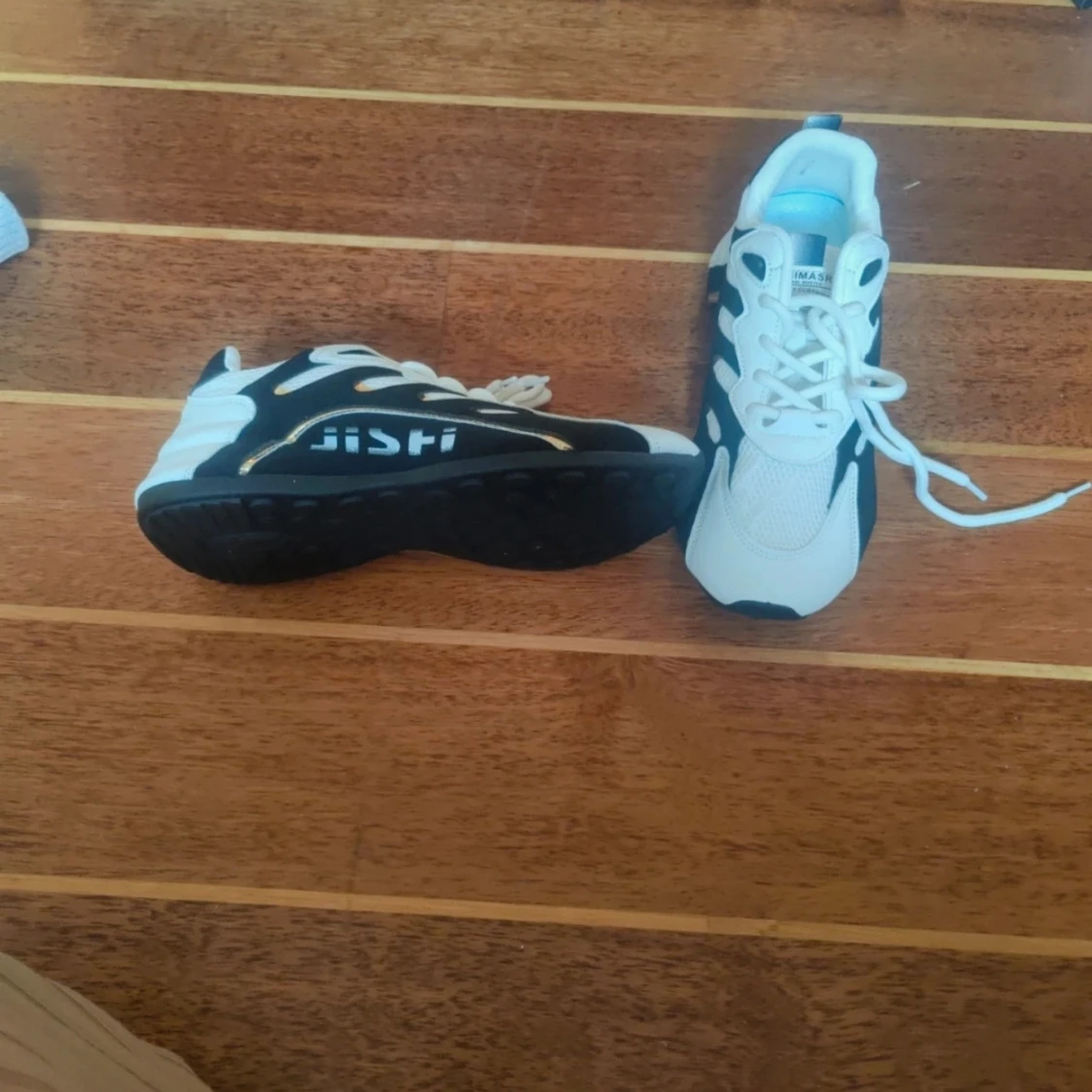 Skor oanvända  - 92