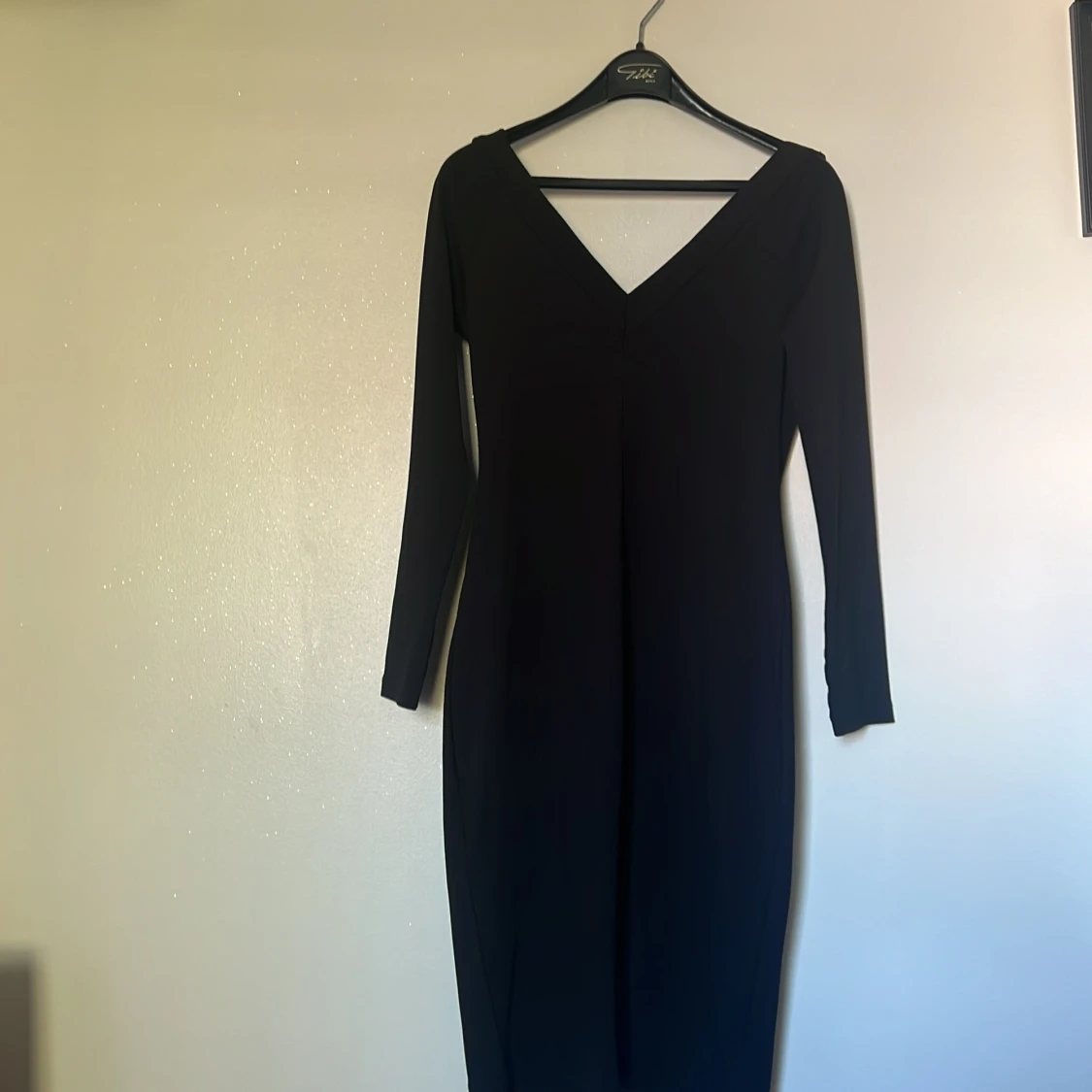 Svart ribbad klänning från Gina Tricot - 93