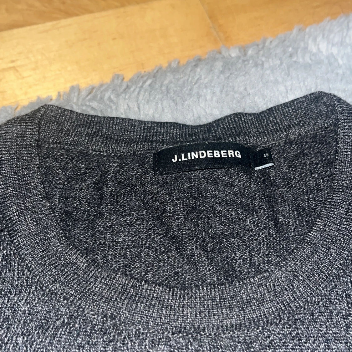 J lindberg crewneck - 91