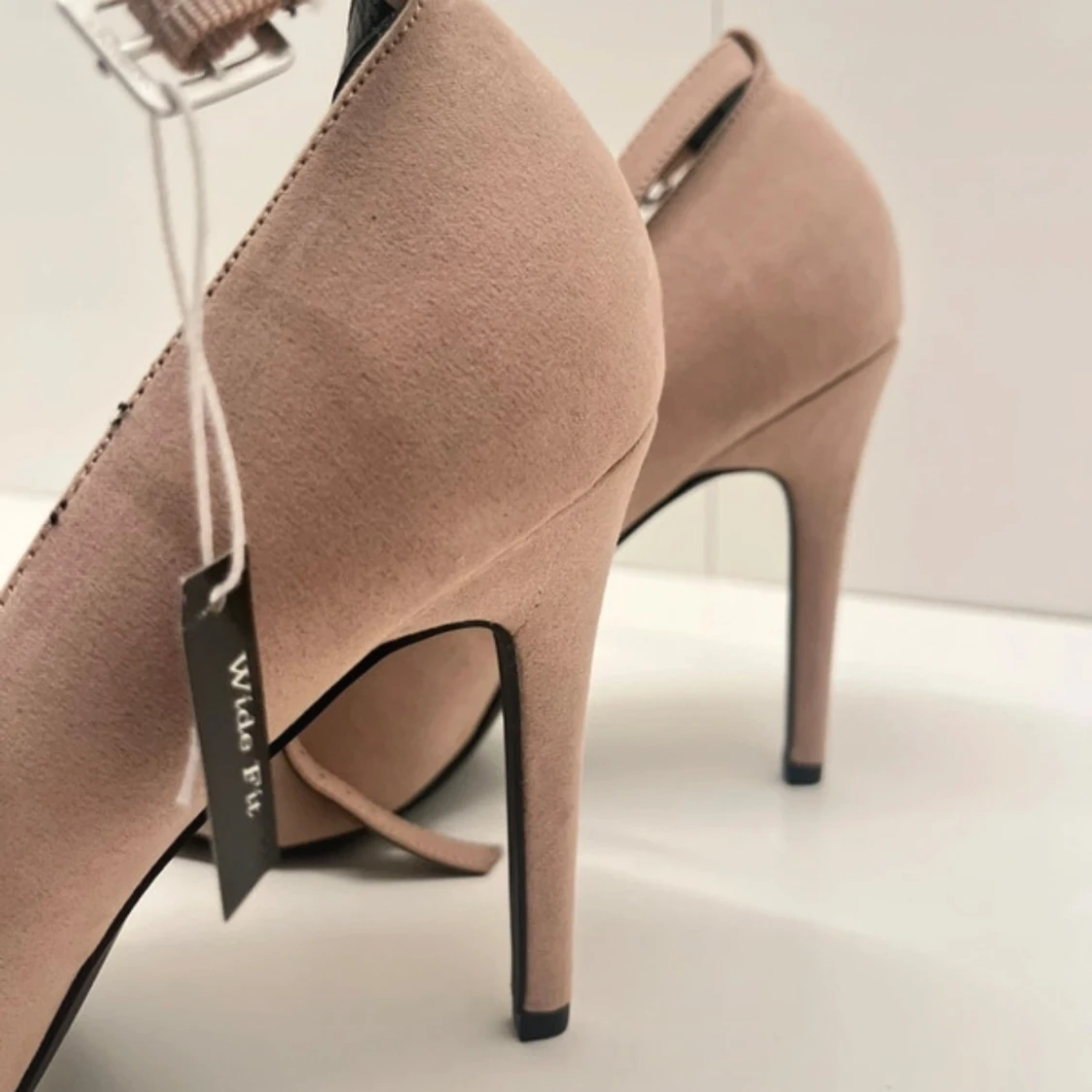 Pumps spetsiga klackskor - 90