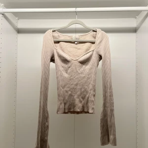 Creamvit/beige tröja - Från H&M, strl S. 