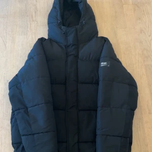 Zara jacka - Jacka från Zara  Knappt använd  Nypris ca 800 