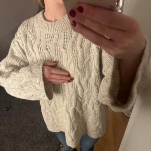 Kabelstickad tröja  - Super fin kabestickad tröja! Stl S🌸 