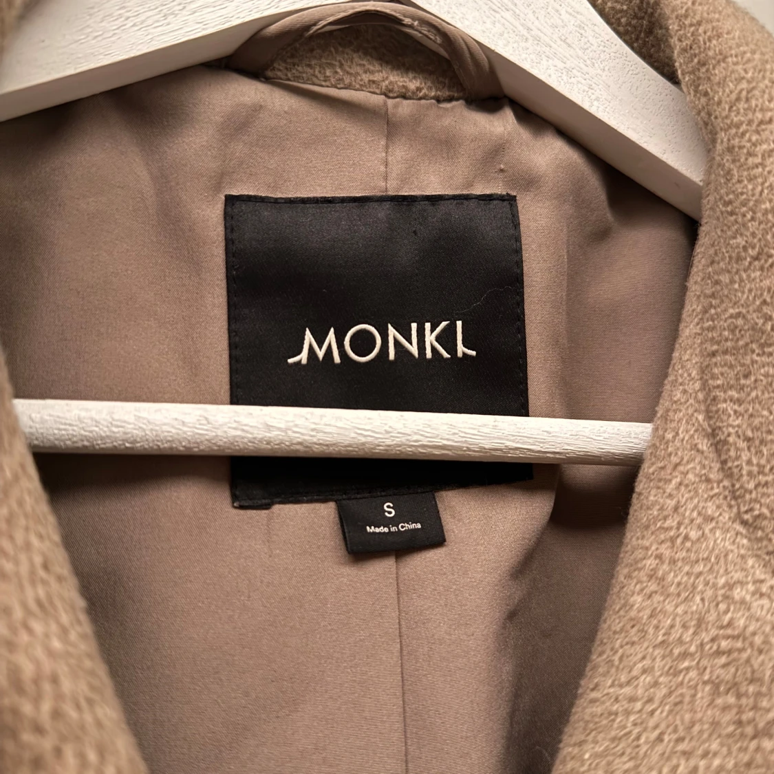 Beige jacka från Monki - 92