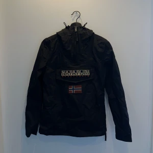 Napapijri jacka - Jacka från Napapijri  Storlek XS Nypris 2499