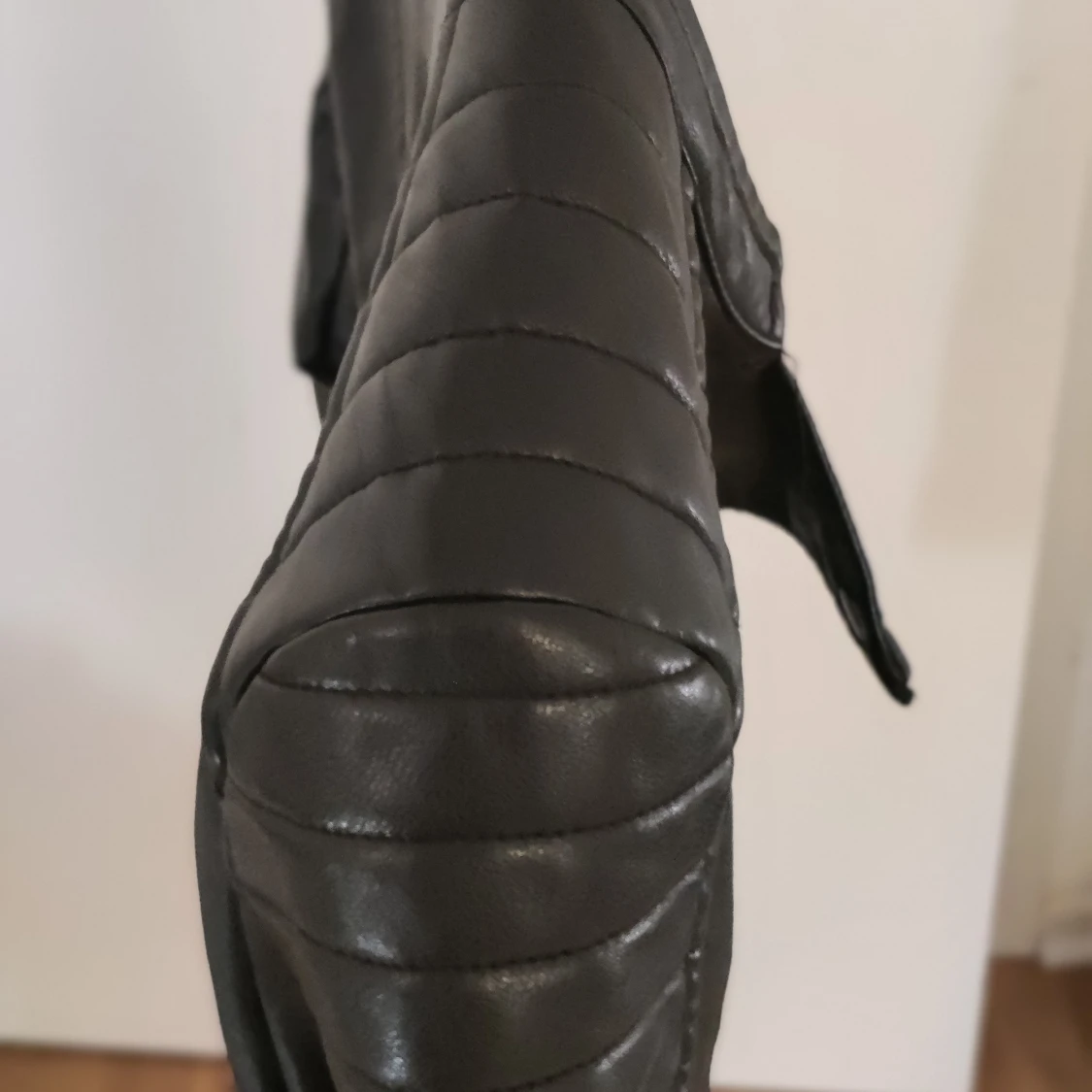 Svart skinnjacka  - 91