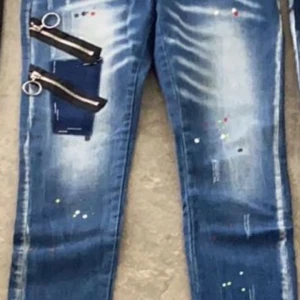 Dsqured2 jeans - Använda några gånger de är äkta