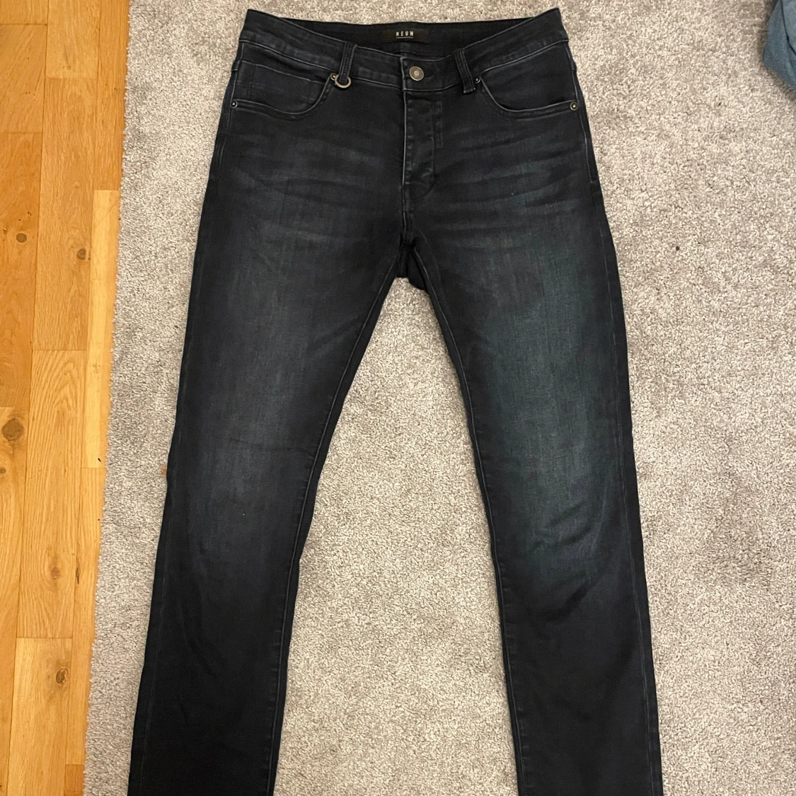 Iggy Mörk Blå Jeans