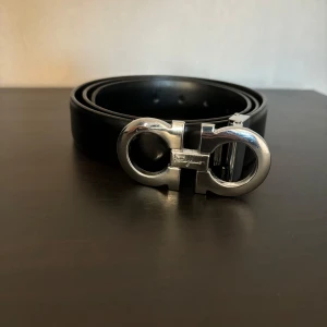 Ferragamo bälte - Säljer nu mitt feragammo välte eftersom har ingen användning kontakta för fler frågor eller bilder. Skick 8/10
