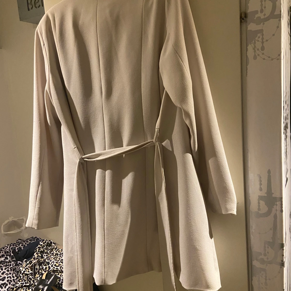 Beige kappa från ONLY - 90