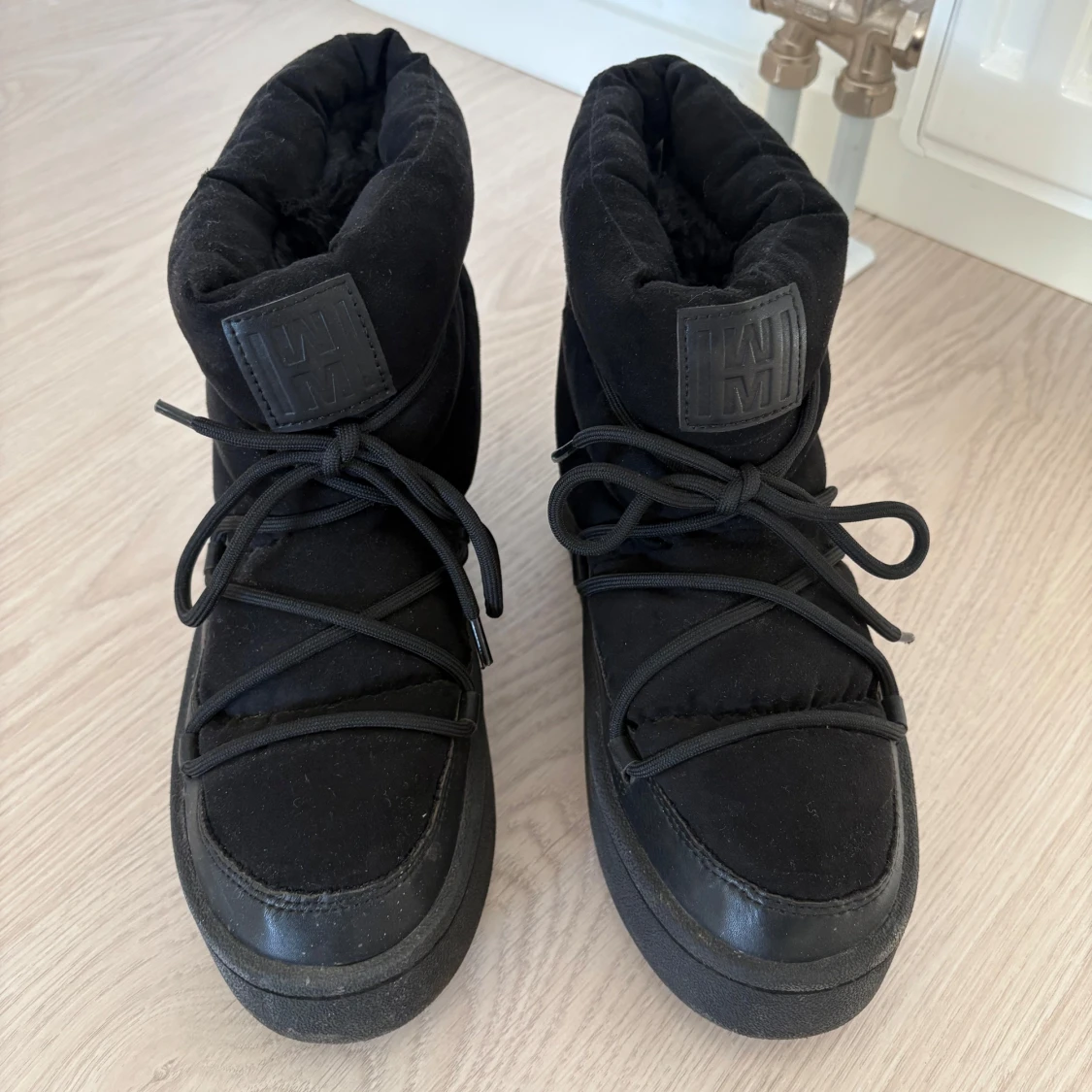 Svarta vinterboots med snörning - 91