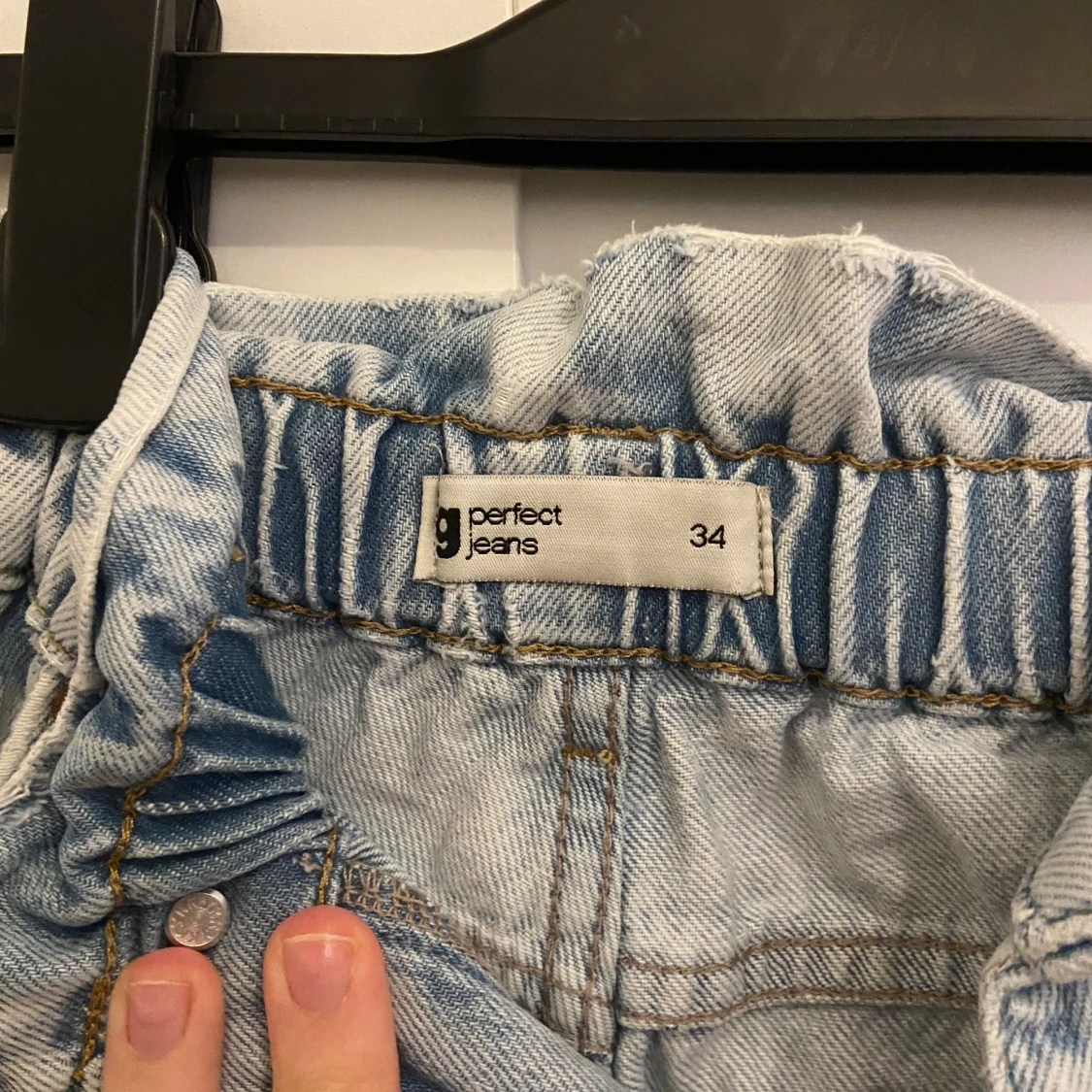 Ljusa jeans från Gina tricot  - 90