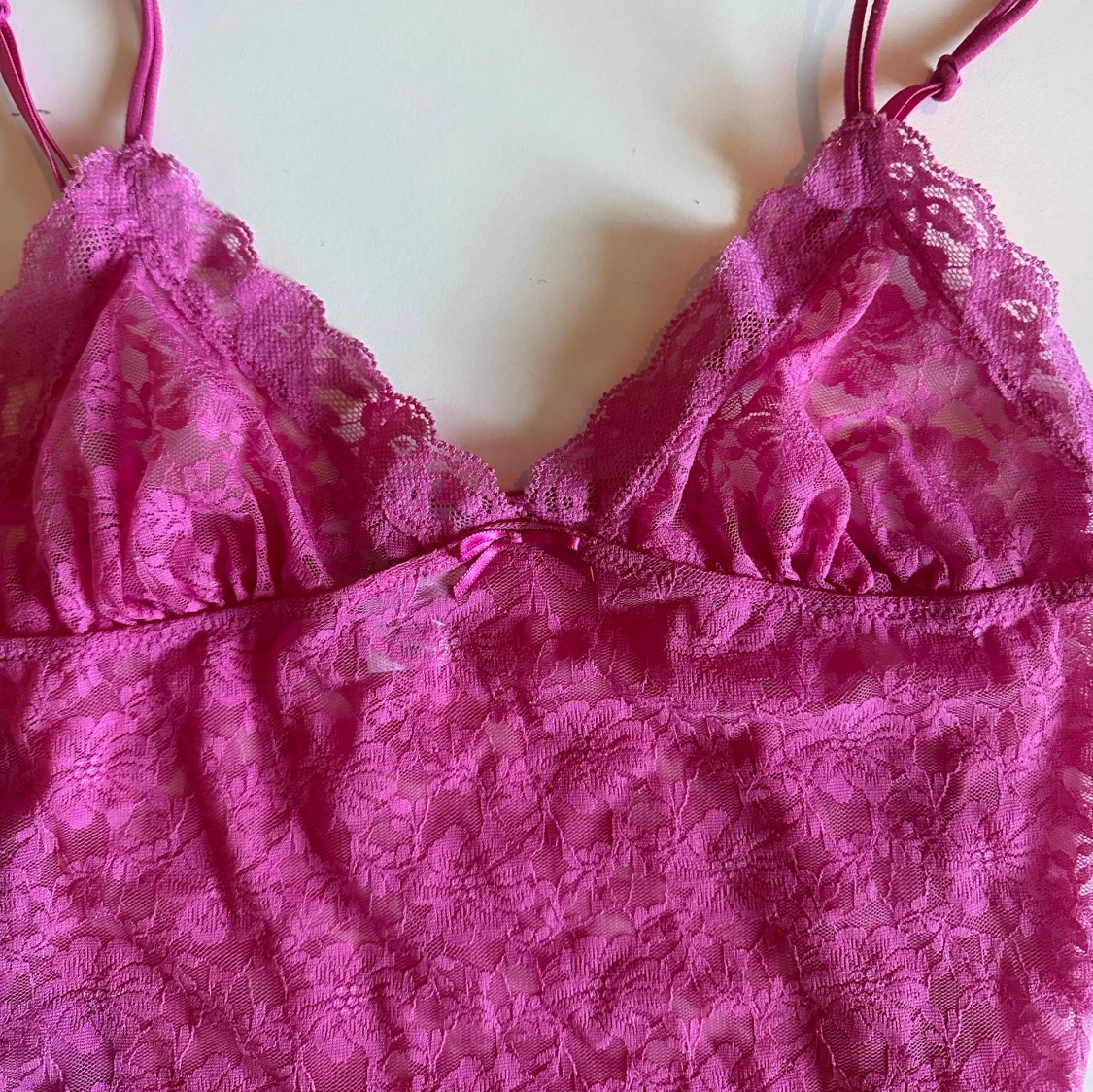 Rosa spetslinne med rosett - 3