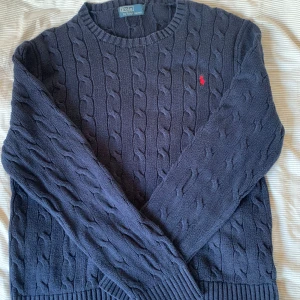 Ralph lauren tröja - Fin Ralph lauren tröja i bra skick. Storleken är XL men passar också dig som har storlek L