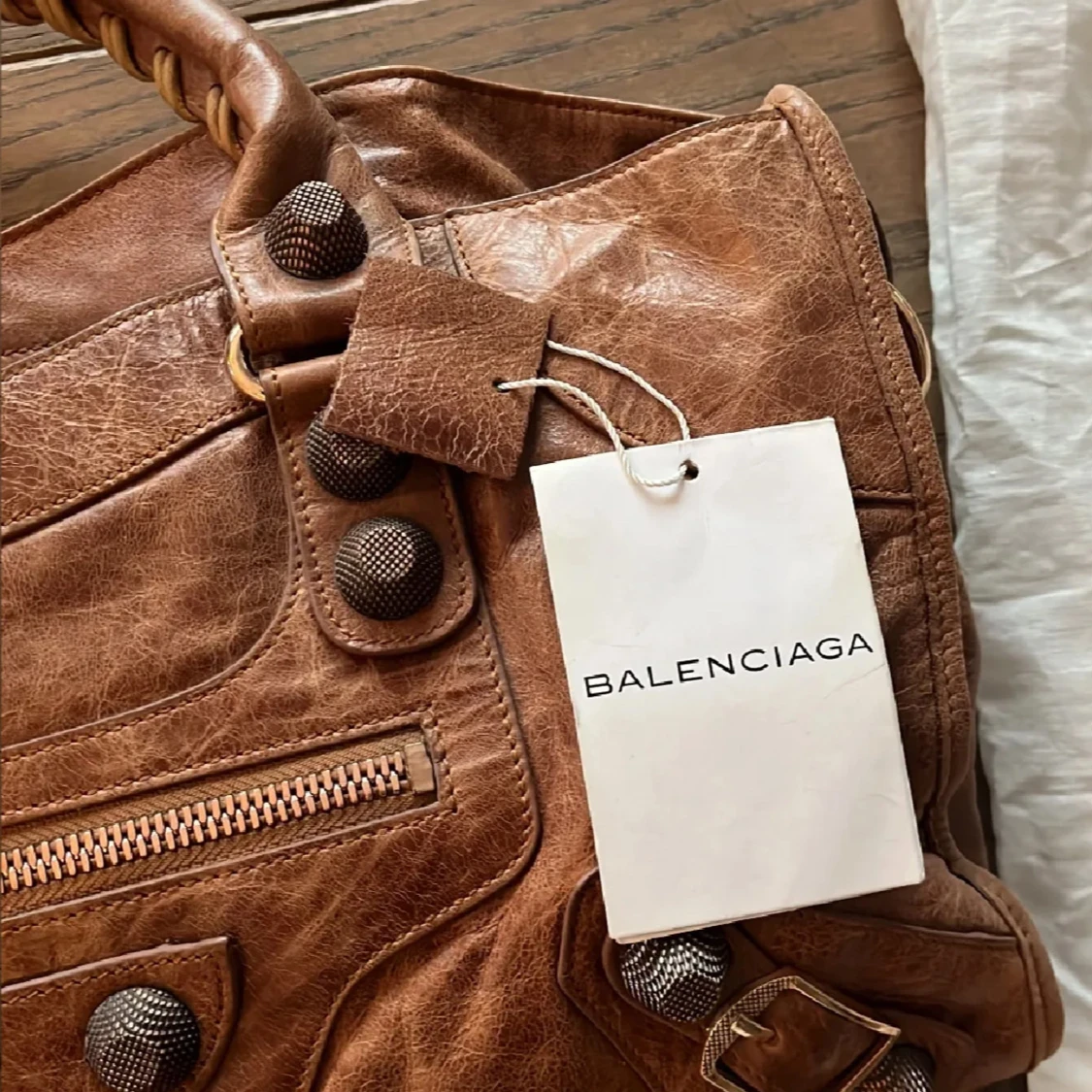 Brun skinnväska från Balenciaga - 90
