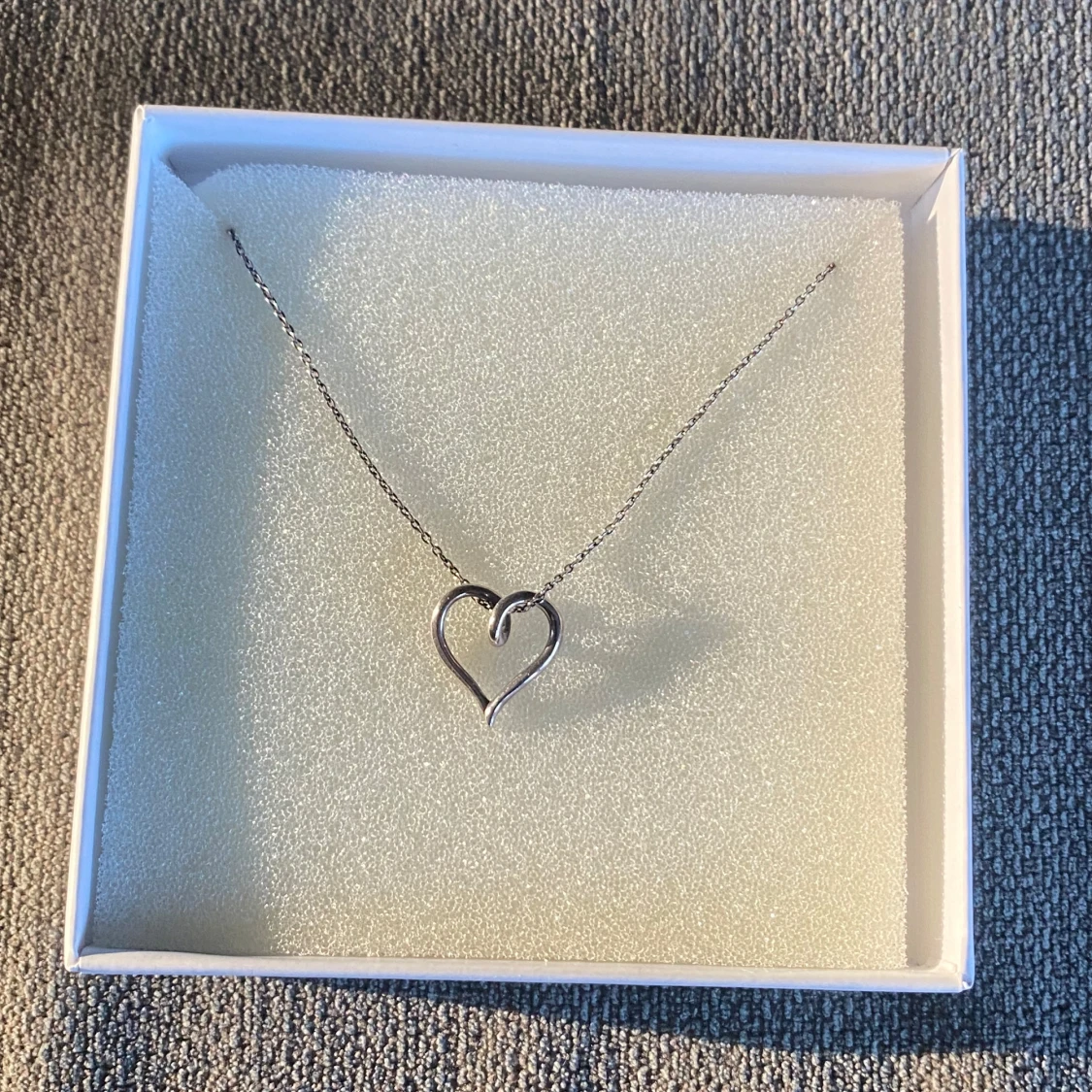 Silverfärgat hjärthalsband - 91