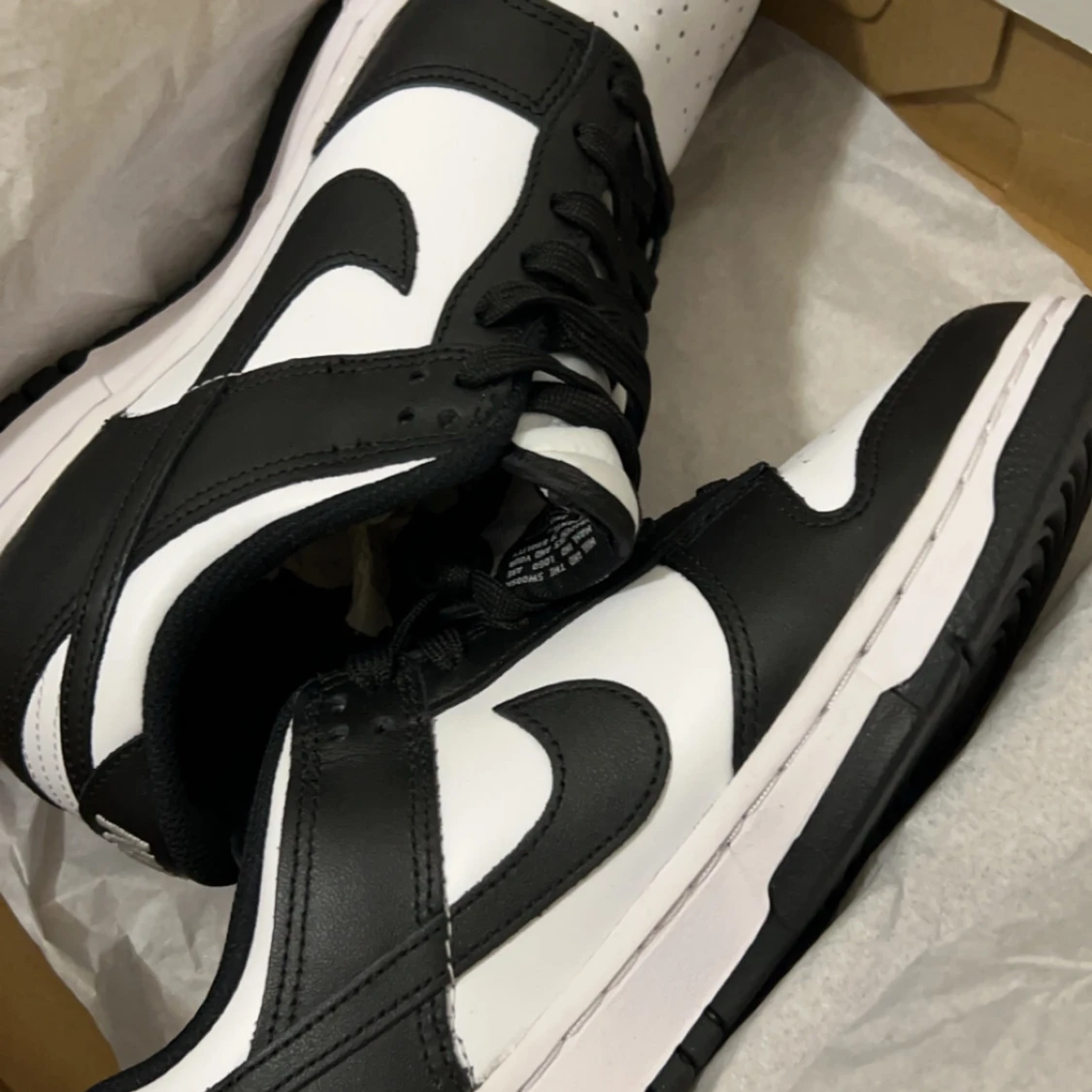 Nike Dunk Low i svart och vit - 90