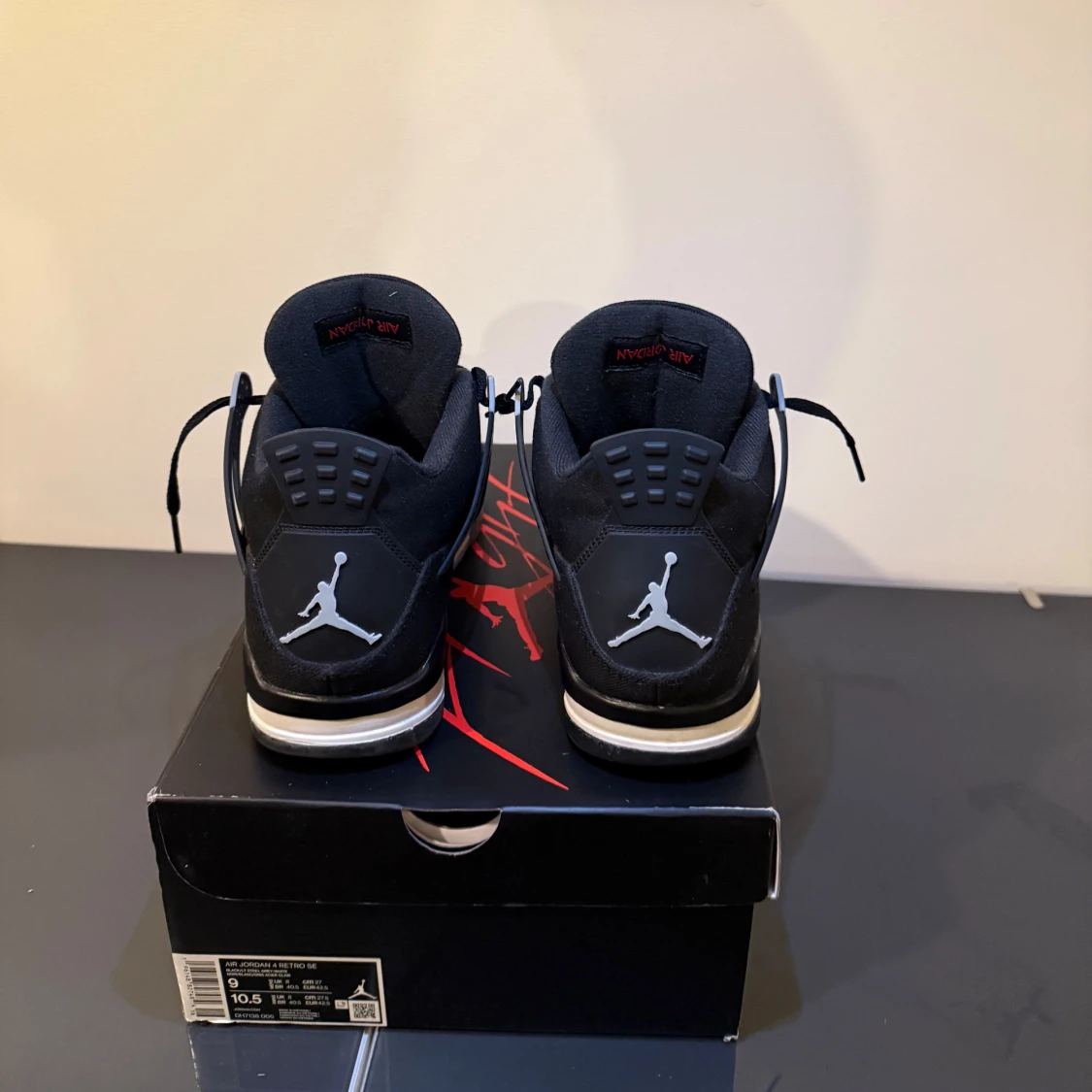 Jordan 4 - Black Canvas - 92