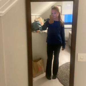 Bikbok kostym byxor - Säljer dessa JÄTTE fina kostymbyxorna från bikbok för billigt pris! Säljer för att jag flyttränsar så kommer nog komma upp mer på min Plick snart💗😅