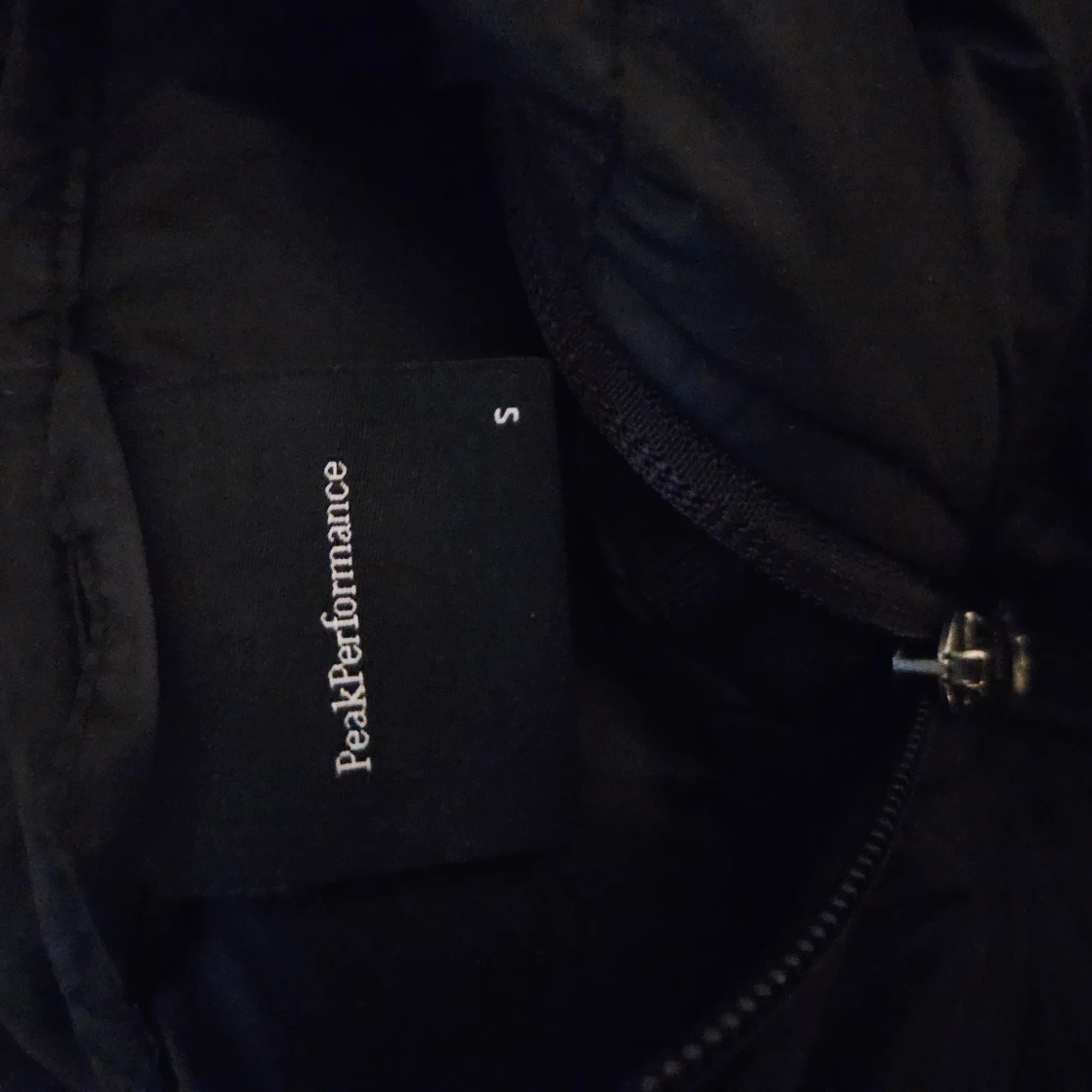 Svart dunjacka från Peak Performance - 93