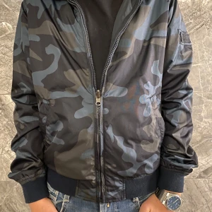 Woolrich windbreaker - Säljer denna svin snygga Woolrich Windbreaker för endast 1399 kr☁️💯Passar mellan 150 och 160🫡Priset kan diskuteras vid snabb affär🤝Hör av er vid frågor eller funderingar💯🤝🫡☁️
