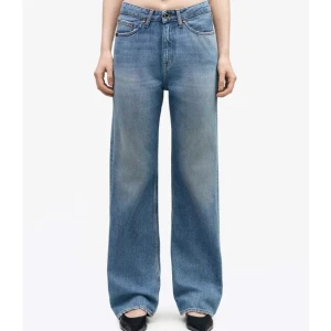 Tiger of Sweden LORE ljusblå jeans, w26 - Tiger of sweden Lore jeans som använts enstaka gång. Raka i passformen.  Nypris: 2200kr.