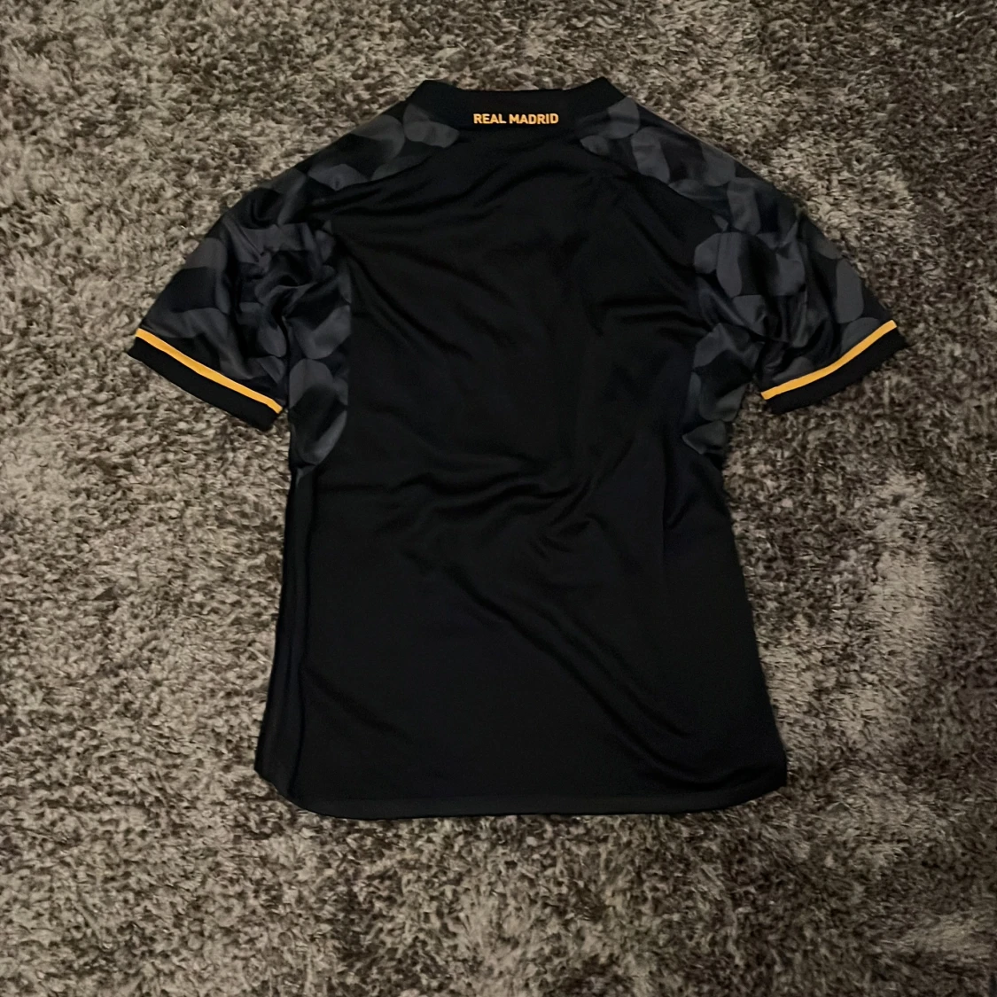 Svart Real Madrid fotbollströja från Adidas - 90