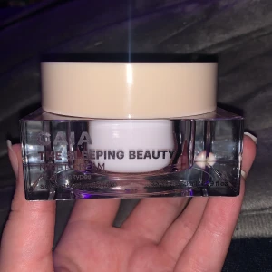 The Sleeping Beauty Night Cream Caia - Lyxig nattkräm från Caia, jag vill sälja denna eftersom jag ska ha för torr hy istället för alla hudtyper, helt oanvänd och luktar jätte gott