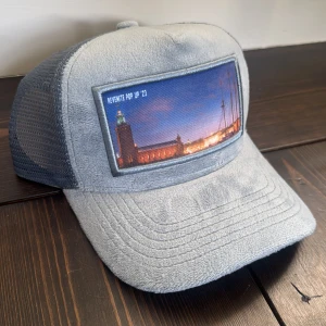 Oanvänd Velvet keps skick 10/10 - Köpte den för ett tag sen men aldrig andvänt den 