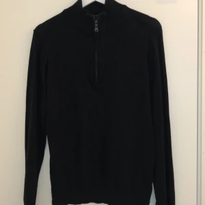 Half zip  - Säljer denna feta tröja med storlek S men passar även M