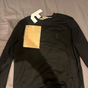 Burberry kofta  - Rikigt bra skick, inte alls använd, taggar finns kvar, går att scanna, 10/10 är hoodien. Storlek S, vid frågor och funderingar så är det bara att DMa!