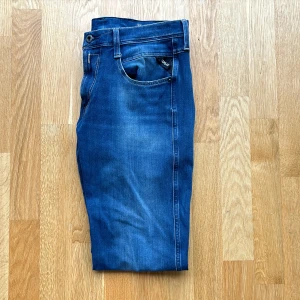 Replay anbass - Säljer ett bar riktigt fina replay anbass. Dom är i bra skick och sitter väldigt fint. Hör av dig vid frågor!