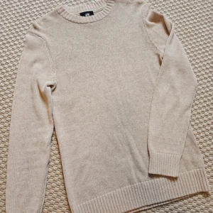 Stickad tröja - Fin stickad herr tröja. Nyskick, bara testad!