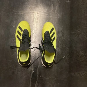 Futsalskor adidas - Futsal skor storlek 44 och 2/3 delar 