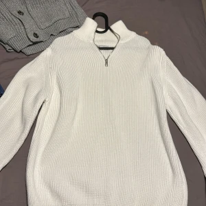 Half zip - Fräsch Half zip, toppskick. Pris kan diskuteras. 