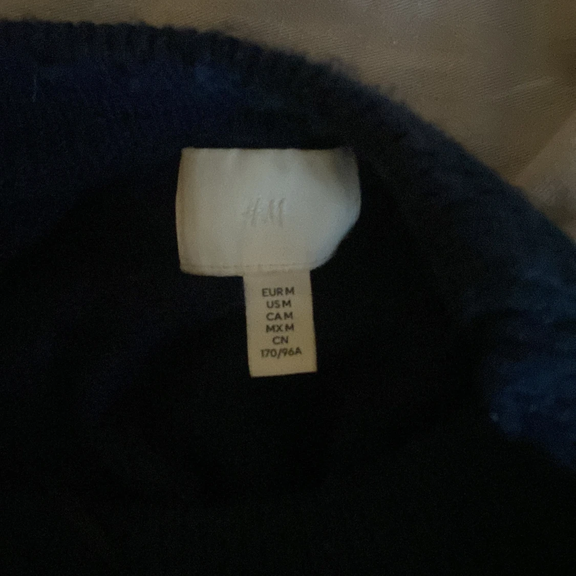 Mörkblå stickad tröja från H&M - 91