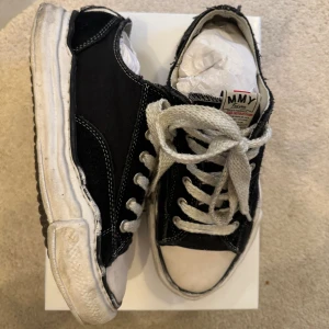 Maison Mihara 43 - MAISON MIHARA YASUHIRO PETERSON     Storlek :43   Nypris runt 5000kr