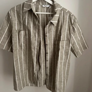 Linne skjorta  - Från nakd aldrig använd 