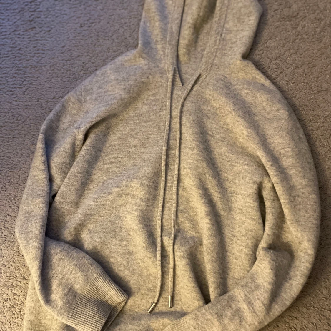 Grå merinoull hoodie