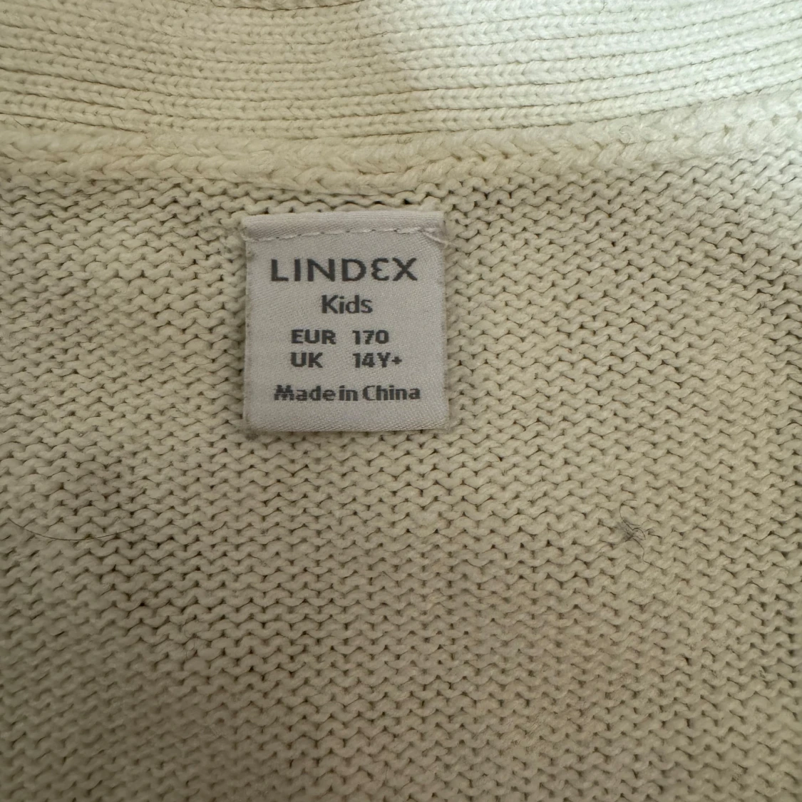 Ljus beige stickad kofta från Lindex - 1